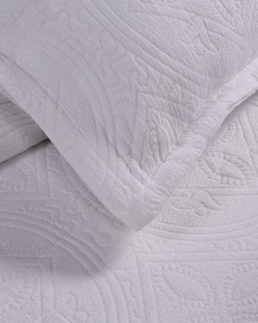 Day & Night Matelassé Cotton Bedcover