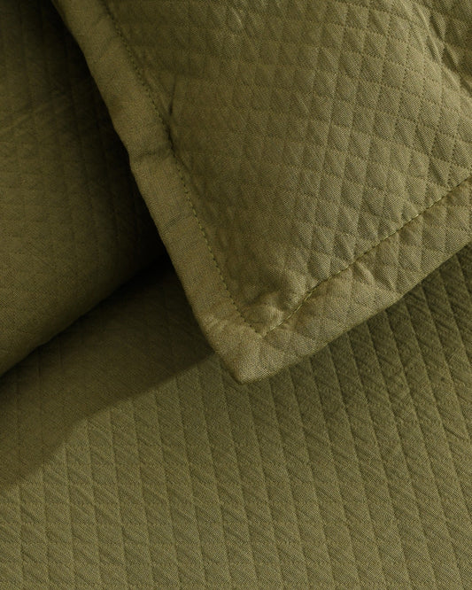 Solitaire Matelassé Cotton Bedcover